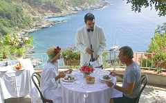 Enjoying breakfast al-fresco