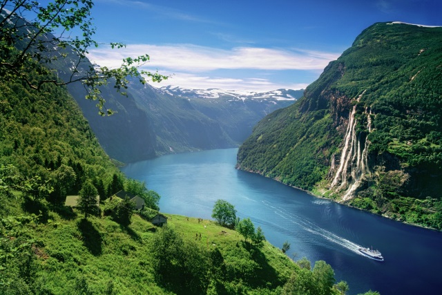 The view from Skagefla fjord farm in the Geirangerfjord (C) Per Eide/Visitnorway.com