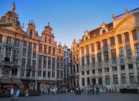 brussels1mishkabear2 Brussels Grand Place (mishkabear/flickr)