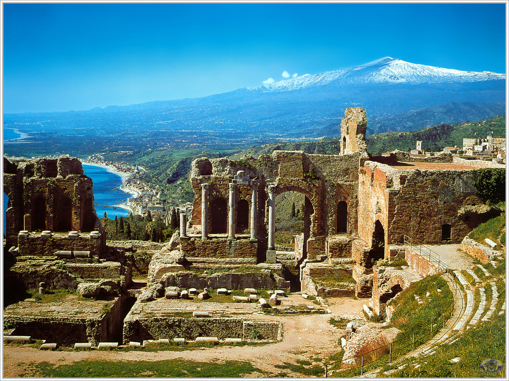 The town of Taormina in Sicily - perfect walking country