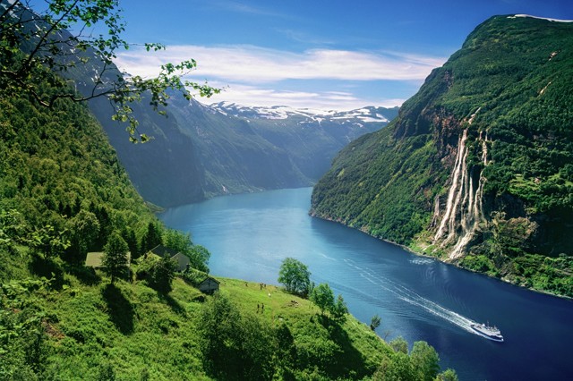 The view from Skagefla fjord farm in the Geirangerfjord. © Per Eide/Visitnorway.com