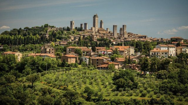 Montepulciano (C): Shutterstock